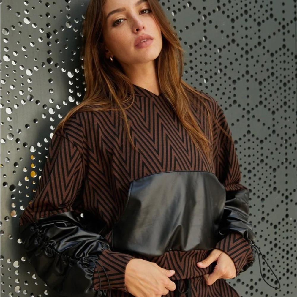 BRAND NEW NEVER WORN NOLI SWEATSHIRT